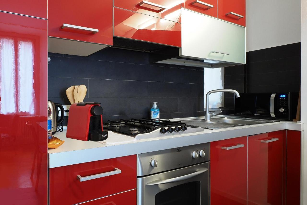 Mila Apartments Alessi Milano Esterno foto